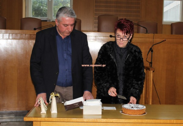 ΔΙΚΑΣΤΗΡΙΑ ΧΑΛΚΙΔΑΣ: Εκοψαν πίτα οι δικαστικοί υπάλληλοι