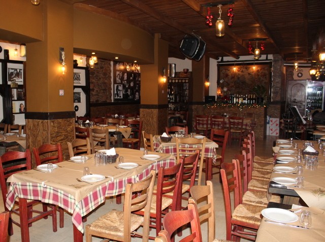 Ερωτευμένοι και μη γιορτάζουν στο Κουτούκι του Χαλκιδέου