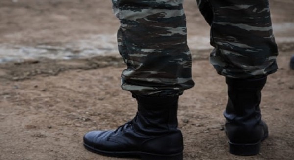 Υπαξιωματικός απειλούσε τον διοικητή του - Πανικός στη Β' μοίρα Αλεξιπτωτιστών