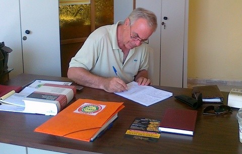 Έγραψαν μέλος και τον βουλευτή (φωτό)