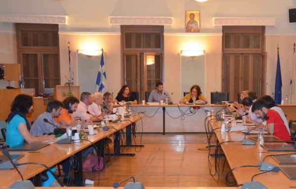 Αποφασίζει να δώσει άδειες σε καταστήματα η Δημοτική Κοινότητα Χαλκίδας