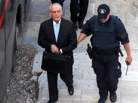 Παραμένει στη φυλακή ο Άκης Τσοχατζόπουλος