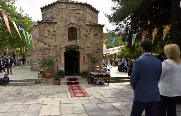 ΦΥΛΛΑ: Πανηγυρίζει το μοναστήρι του Αγίου Γεωργίου Αρμά