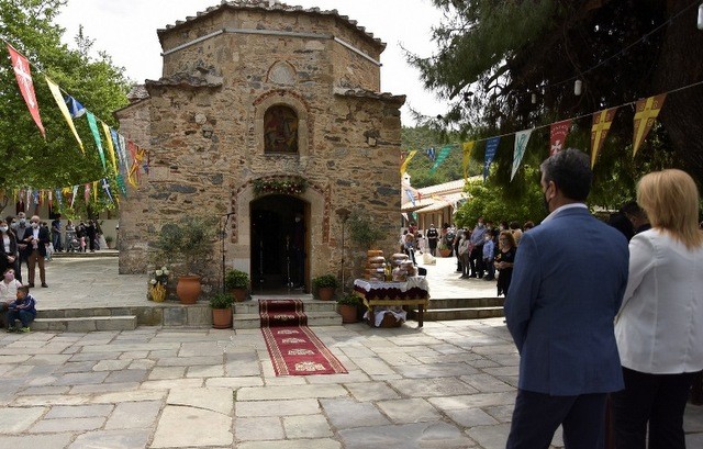 ΦΥΛΛΑ: Πανηγυρίζει το μοναστήρι του Αγίου Γεωργίου Αρμά