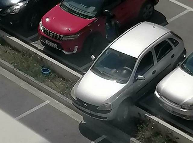 ΧΑΛΚΙΔΑ: Απίστευτο σκηνικό με αυτοκίνητο στο Νοσοκομείο - Καβάλησε το κράσπεδο στο πάρκινγκ