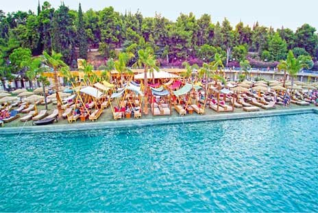 ΠΛΑΖ ΑΣΤΕΡΙΑ ΧΑΛΚΙΔΑ: Πήγε για μπάνιο με χασίς