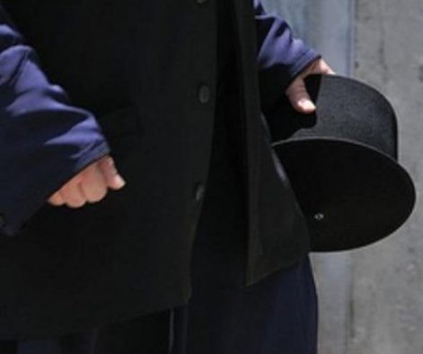 Ισόβια σε παπά για κατάχρηση 3,8 εκατομμυρίων ευρώ από το Δημόσιο
