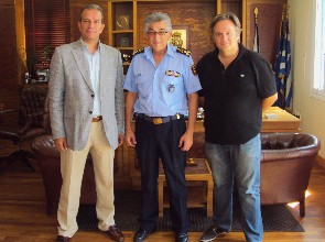 Ο Σταύρος Μακαρίου στο Αρχηγείο του Πυροσβεστικού Σώματος