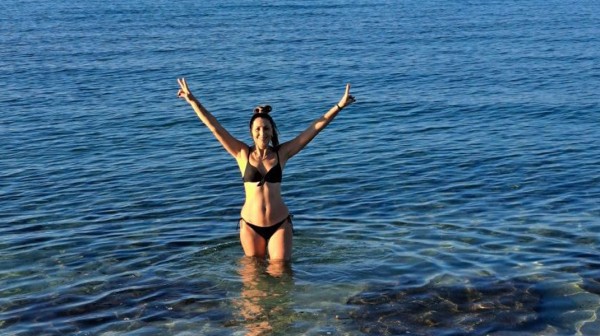 ΧΑΛΚΙΔΑ: Η Μπέτι ξεκίνησε με βουτιά στις Αλυκές τη νέα χρονιά