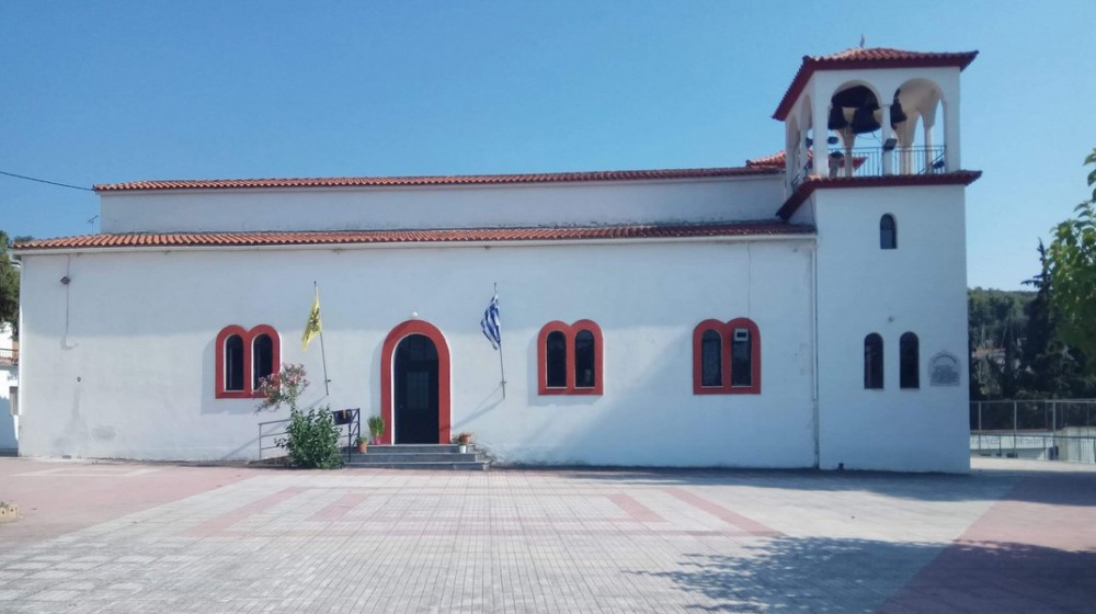 ΘΕΟΛΟΓΟΣ ΕΥΒΟΙΑΣ: Απογευματινή θεία λειτουργία με ευλογημένο φαγητό