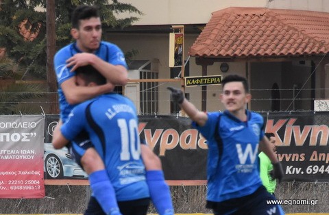 ΕΛΛΗΣΠΟΝΤΟΣ-ΑΥΛΩΝΑΡΙ 2-0: Ξαναπανηγύρισαν μετά από ...ένα γύρο με Λάζρι και Νικολάου πρωταγωνιστές