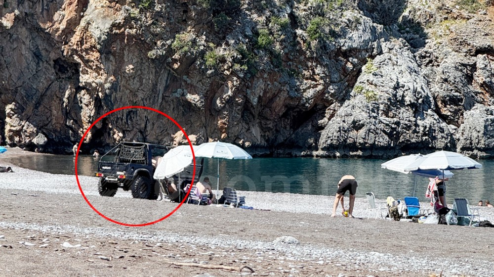 ΛΙΜΝΙΩΝΑΣ ΔΙΡΦΥΩΝ-ΜΕΣΣΑΠΙΩΝ: Τζιπ «πάρκαρε» στον αιγιαλό ανάμεσα σε λουόμενους