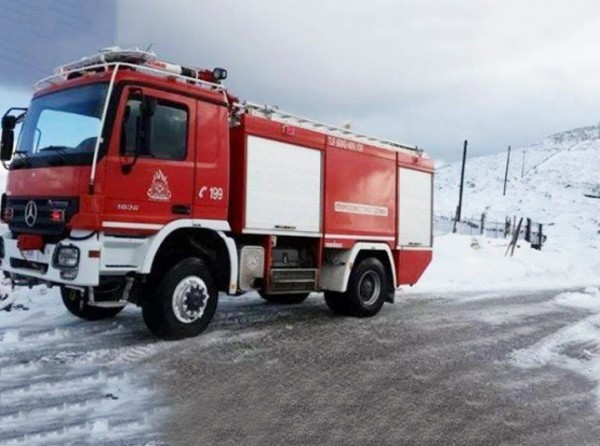 ΜΟΝΟΚΑΡΥΑ ΕΥΒΟΙΑΣ: Αυτοκίνητο βγήκε από τον δρόμο και ανατράπηκε