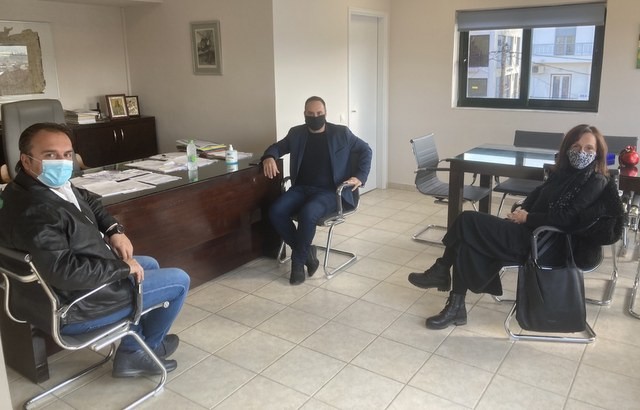 Ο Μίλτος Χατζηγιαννάκης επισκέφτηκε το Κέντρο Υγείας Ιστιαίας και τον Δήμαρχο Γιάννη Κοτζιά