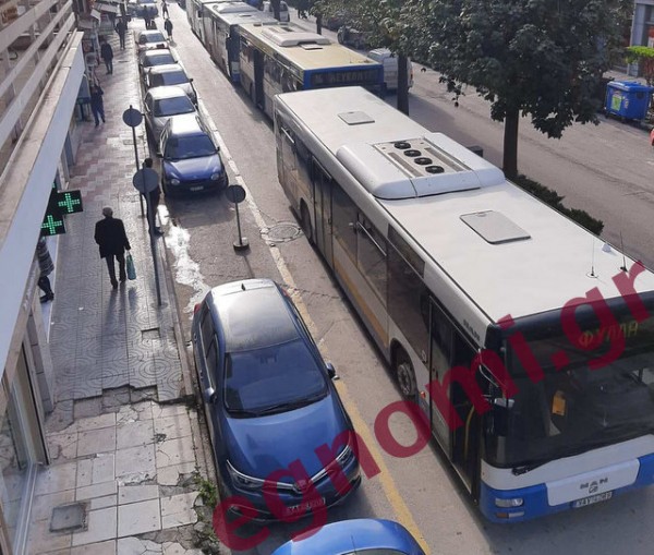 ΧΑΛΚΙΔΑ: Μποτιλιάρισμα από βλάβη σε φορτηγάκι