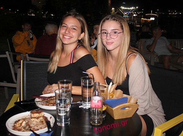 Σκέφτονται το μέλλον τους στο εξωτερικό!