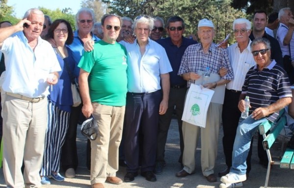 Πολλοί Ευβοιώτες στο Τρισάγιο στη μνήμη του Στέλιου Καζαντζίδη