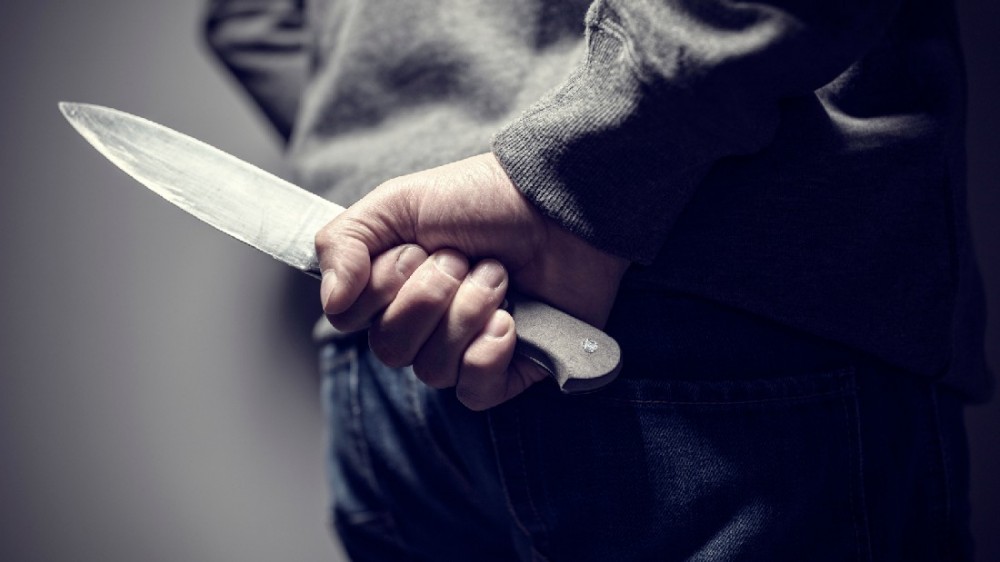 50χρονος μαχαίρωσε μέχρι θανάτου τη μητέρα του και κάλεσε την αστυνομία