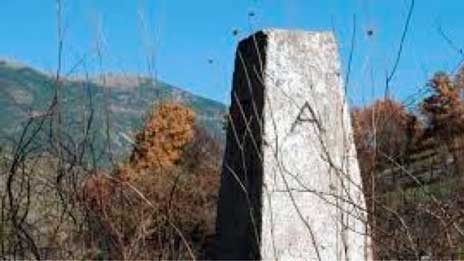 Αγνωστοι ξερίζωσαν 105 τσιμεντένιες πυραμίδες οι οποίες οριοθετούσαν τα σύνορα με τα Σκόπια
