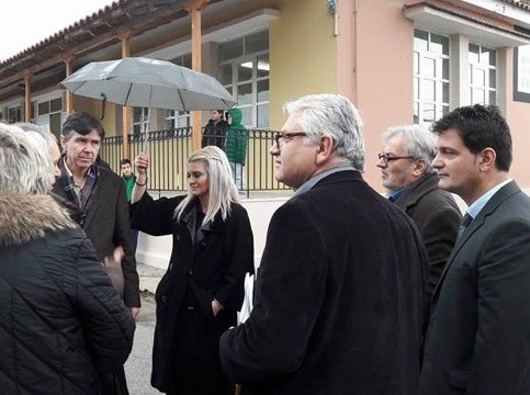 Στο σαβουάρ βιβρ ...κόβεται ο υφυπουργός Παιδείας