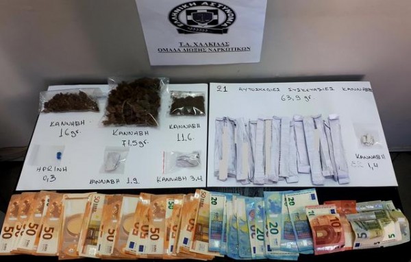 ΑΜΑΡΥΝΘΟΣ ΕΥΒΟΙΑΣ: Συνελήφθησαν τέσσερις Έλληνες, με χασίς, ηρωίνη και 2260 ευρώ