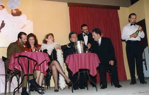 Πέντε παραστάσεις σε Δροσιά και Χαλκίδα