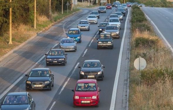 ΆΡΣΗ ΜΕΤΡΩΝ: Πόσα άτομα επιτρέπονται στο αυτοκίνητο εντός και εκτός νομού