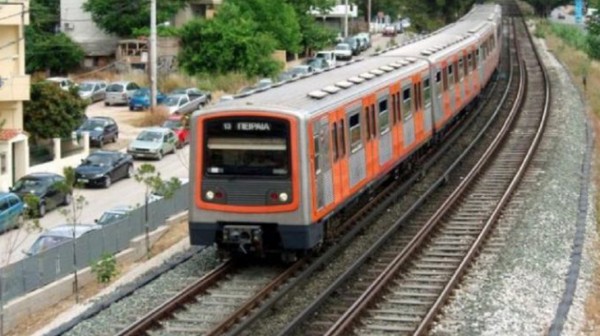 ΗΛΕΚΤΡΙΚΟΣ: Συρμός κινήθηκε με ανοιχτή πόρτα από τον έναν σταθμό στον επόμενο