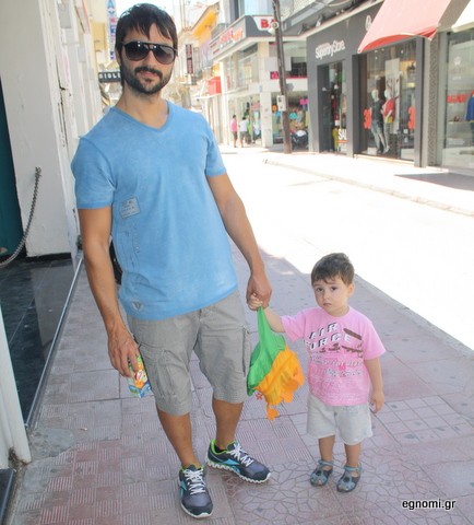 Ο Νικολάκης είναι φτυστός ο μπαμπάς του