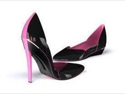 Πτυσόμενη γόβα από Έλληνες φοιτητές!