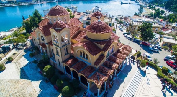 ΧΑΛΚΙΔΑ- ΚΑΝΗΘΟΣ: Βραδινή θεία λειτουργία στον ναό της Ευαγγελίστριας