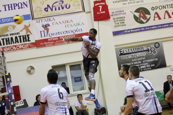 ΗΡΑΚΛΗΣ ΧΑΛΚΙΔΑΣ-ΕΘΝΙΚΟΣ 3-0: Πανηγυρική πρεμιέρα στη Σύρο με κορυφαίο τον Τάπια