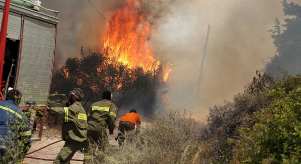 ΚΑΡΥΣΤΟΣ: Μαίνεται η φωτιά στον Πλατανιστό - Ξέσπασε και νέο μέτωπο