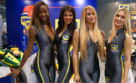 Έκθεση μηχανών έγινε πασαρέλα