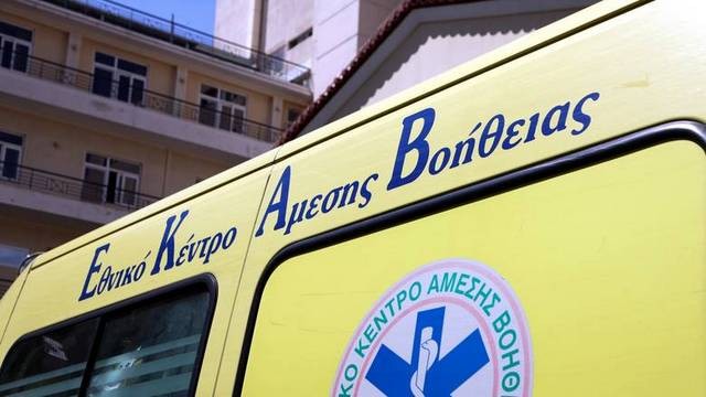 Ηλικιωμένος καταπλακώθηκε από δέντρο και βρήκε ασφυκτικό θάνατο (Video)