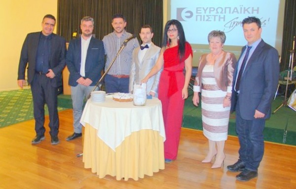 Η πρόεδρος ντύθηκε στα κόκκινα και έκλεψε την παράσταση