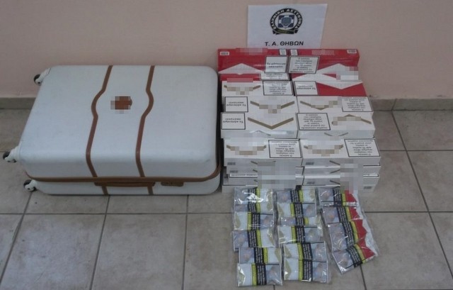 Κουβαλούσε λαθραίο καπνό και τσιγάρα σε βαλίτσα 37χρονος