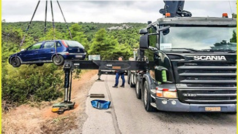 Τροχαίο ατύχημα στο δρόμο Αρτάκης-Στενής (φωτό)