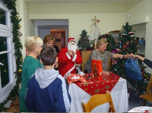 Η Στέλλα ντύθηκε Αγιος Βασίλης