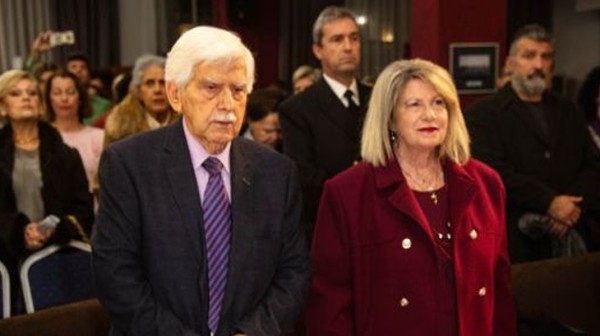 Τιμή στον Άγγελο Πνευματικό από τη Χορωδία της Μητρόπολης Χαλκίδος