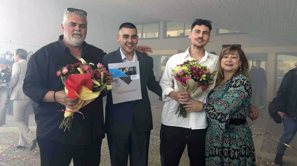 ΨΑΧΝΑ: Πτυχίο με συγκίνηση και περηφάνια για την οικογένεια Γκαλούφα
