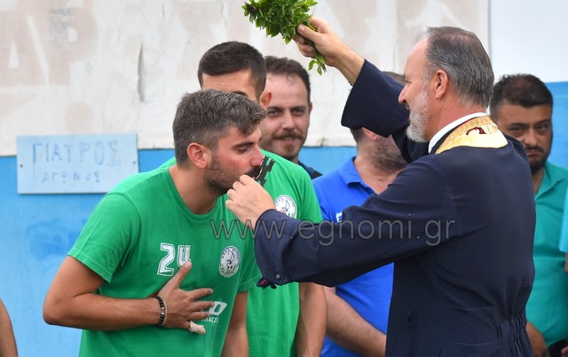 ΑΠΚΟ ΔΡΟΣΙΑΣ: Ο πατήρ Διονύσιος ευλόγησε την ομάδα στον καθιερωμένο αγιασμό