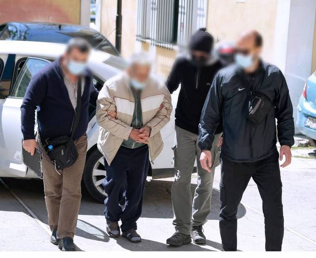 Έγκλημα στο Κορωπί: Ενώπιον του εισαγγελέα ο 76χρονος παιδοκτόνος