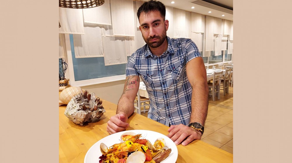 Γευστικό πιάτο θαλασσινών από το ουζερί Σοφρώνης