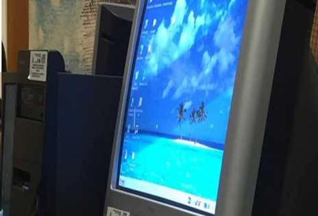 Οι φοιτητές του Πάντειου κάνουν μάθημα πληροφορικής ...άλλων εποχών