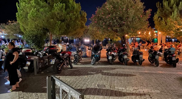 ΧΑΛΚΙΔΑ -ΠΕΖΟΔΡΟΜΟΣ ΤΖΙΑΡΝΤΙΝΙ: Με τέτοιο μπάχαλο θέλουμε και τουρισμό;