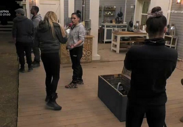 ΦΑΡΜΑ: Αρπάχτηκαν η Ψαχνιώτισσα Μαρία Παπαγεωργίου με την Αγγελική Ηλιάδη (VIDEO)