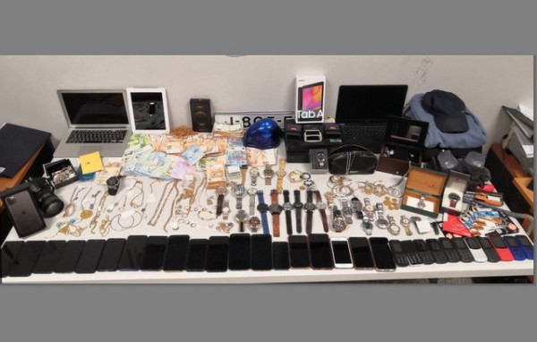 Εξαρθρώθηκε συμμορία που ρήμαζε σπίτια σε διάφορες περιοχές και στη Χαλκίδα - Εξιχνιάστηκαν 59 διαρρήξεις