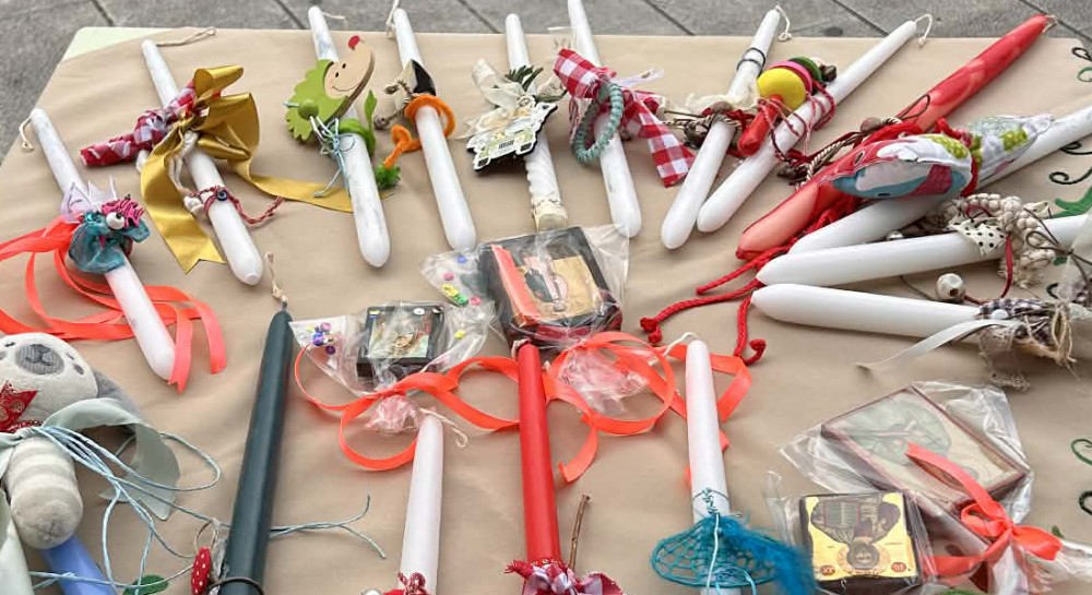 ΠΛΑΤΕΙΑ ΔΡΟΣΙΑΣ: Μοιράστηκαν 80 λαμπάδες