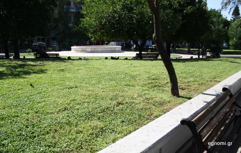 Κούκλα η πλατεία Αγίου Νικολάου